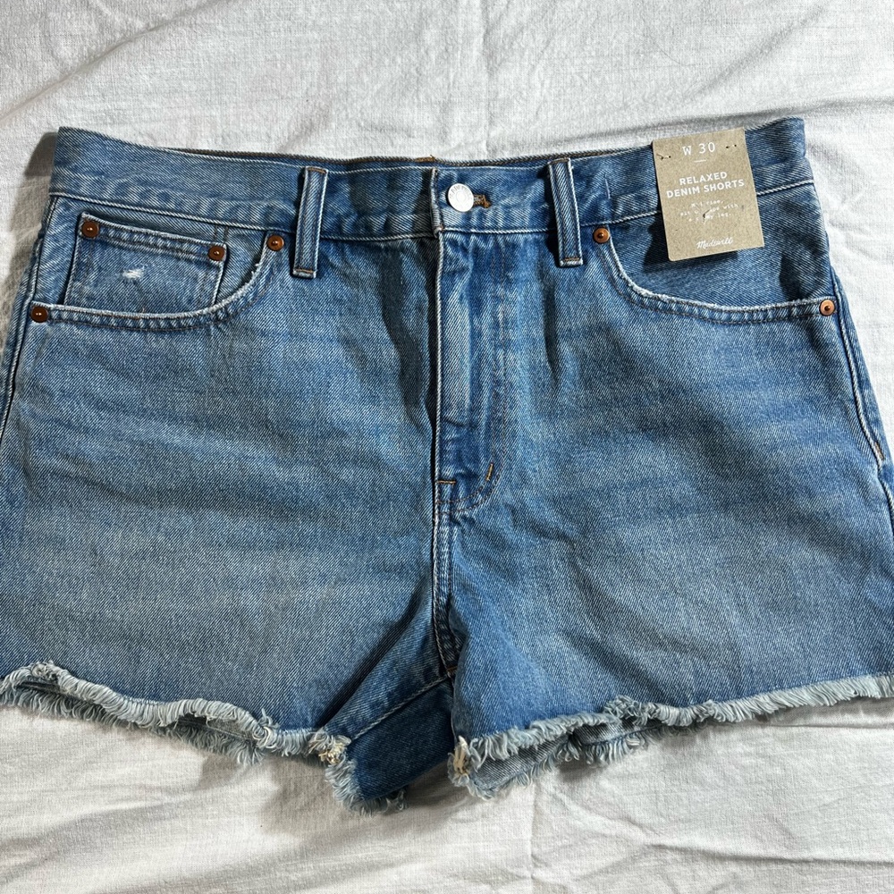 New Madewell mid rise sits on hips with a roomy leg size W 30 3 inch inseam. NWT - Picture 1 of 8
